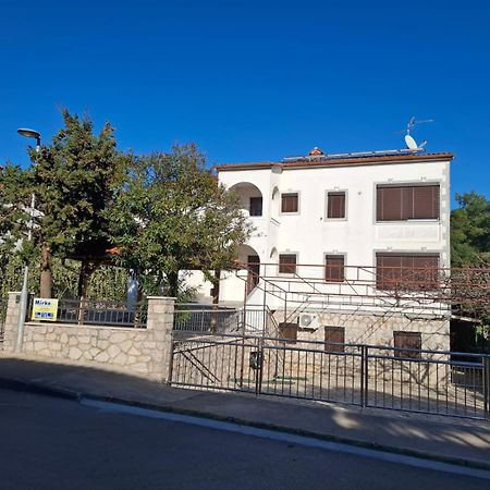 Apartments Vila Tisa Mali Lošinj Esterno foto