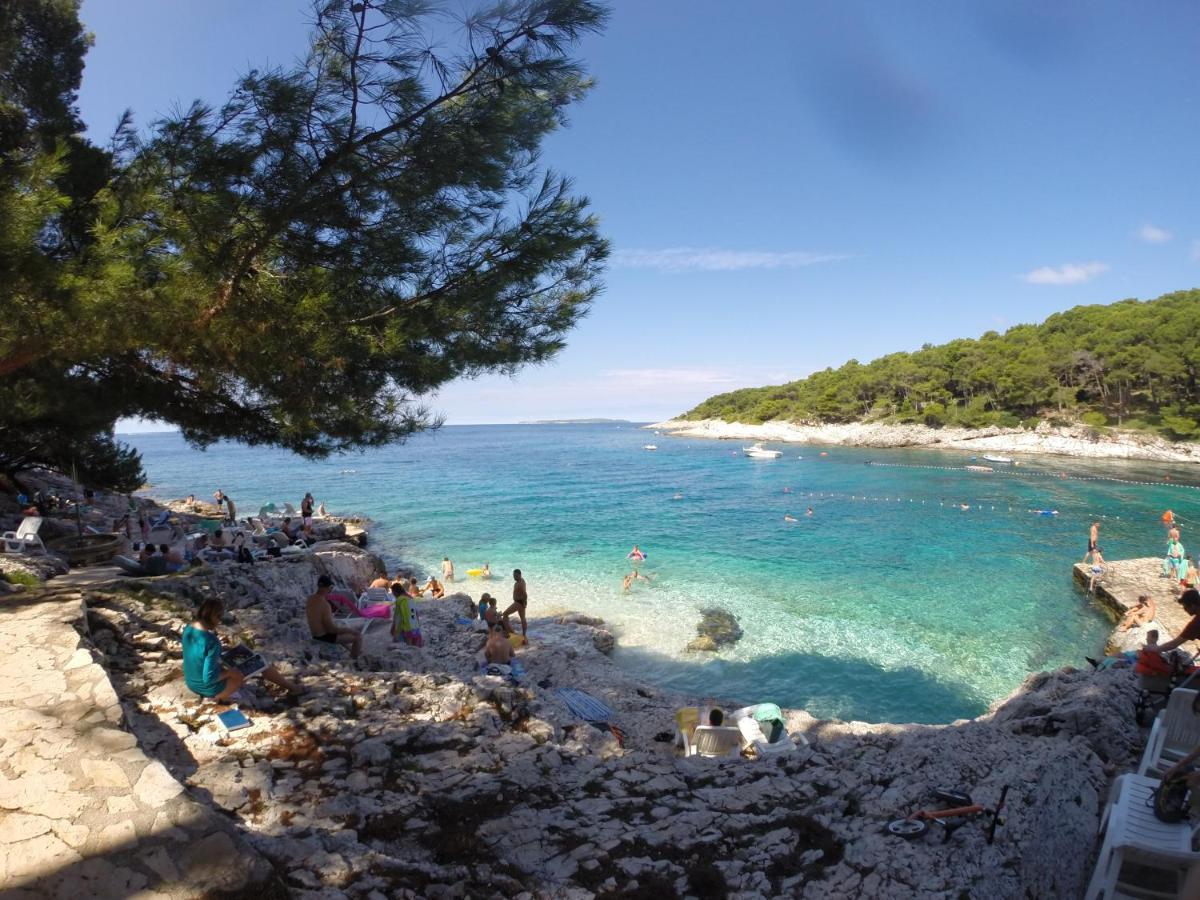 Apartments Vila Tisa Mali Lošinj Esterno foto