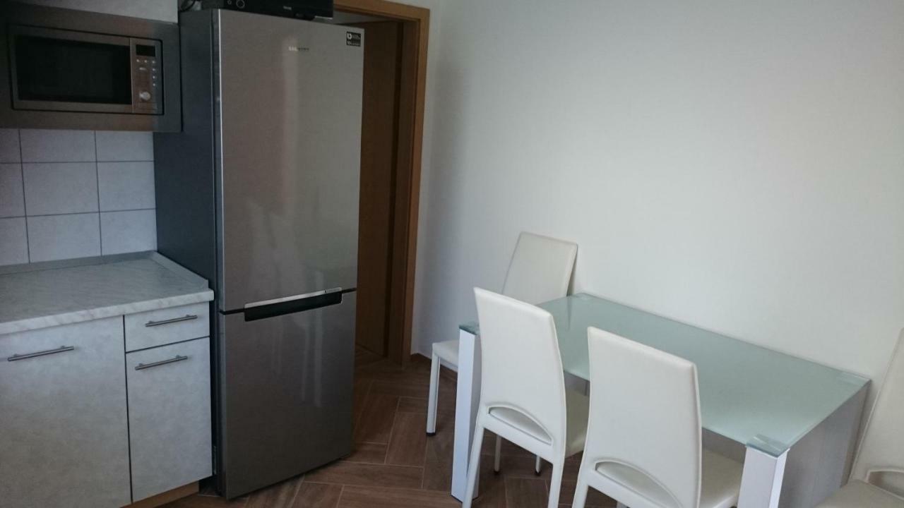 Apartments Vila Tisa Mali Lošinj Esterno foto