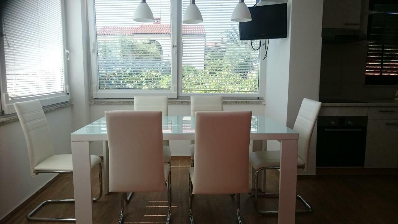 Apartments Vila Tisa Mali Lošinj Esterno foto