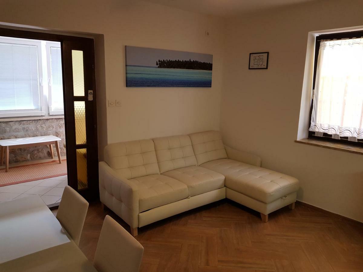 Apartments Vila Tisa Mali Lošinj Esterno foto