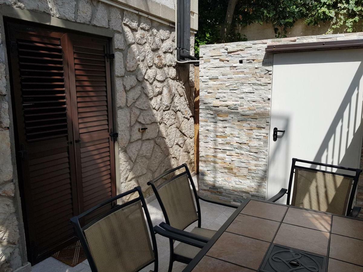 Apartments Vila Tisa Mali Lošinj Esterno foto