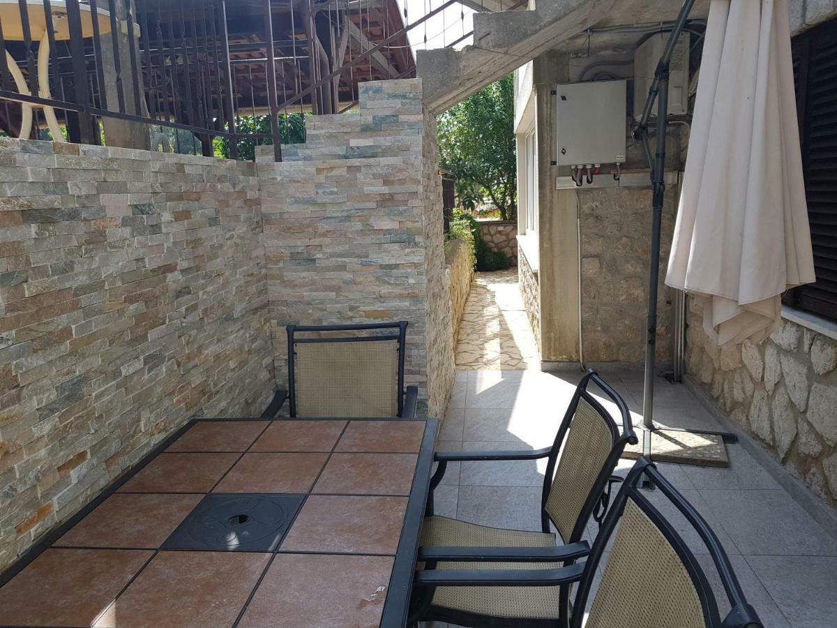 Apartments Vila Tisa Mali Lošinj Esterno foto