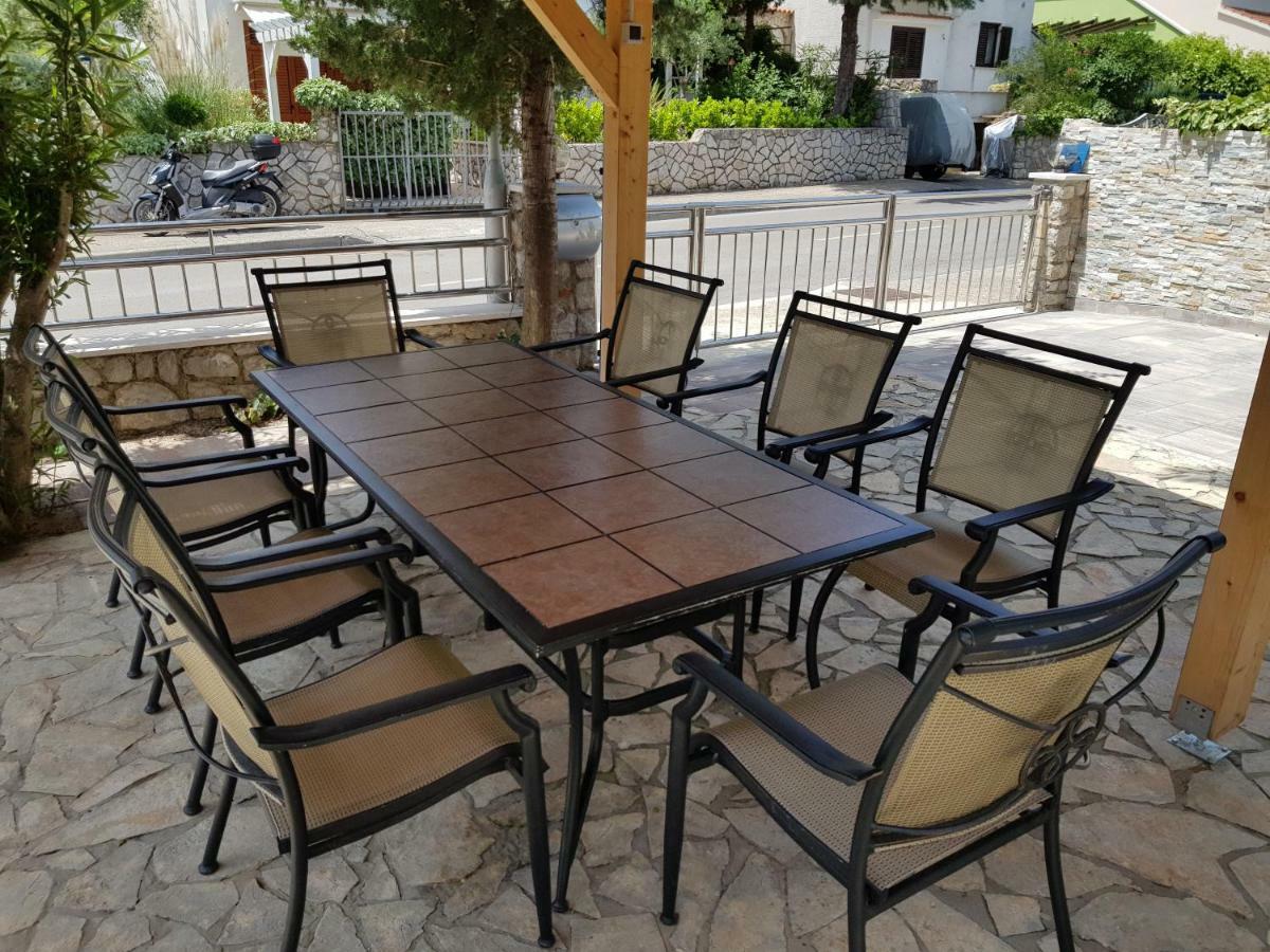 Apartments Vila Tisa Mali Lošinj Esterno foto